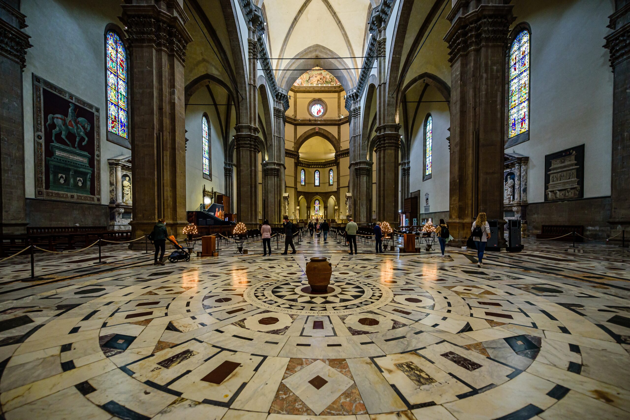 Florence,,Italy,,October,2021,-,The,Interior,Of,The,Santa