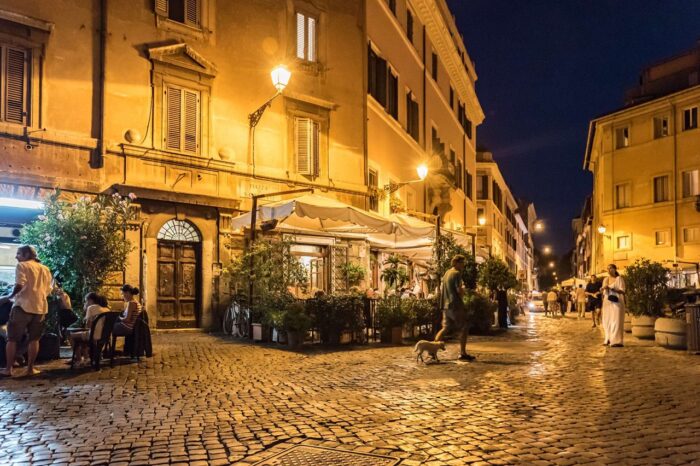 Rome Evening Walking Tour from the Forum to Trevi Fountain and Pantheon