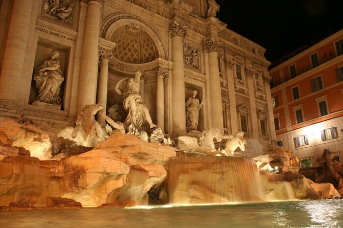 Rome Evening Walking Tour from the Forum to Trevi Fountain and Pantheon