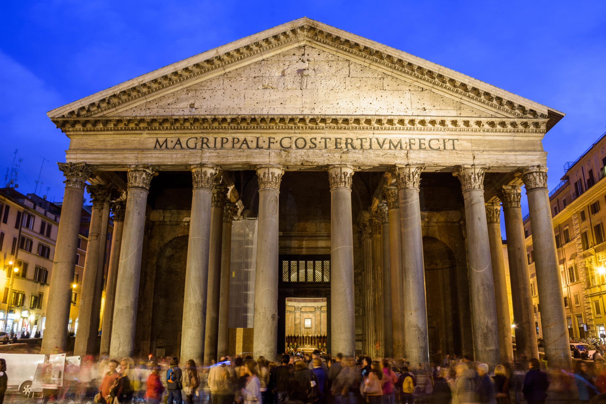 The,Pantheon,At,Early,Evening,In,Central,Rome,,Italy