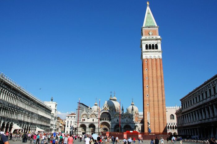 Venice: Doge's Palace Guided Tour with Pre-Reserved Tickets & Optional Gondola Ride