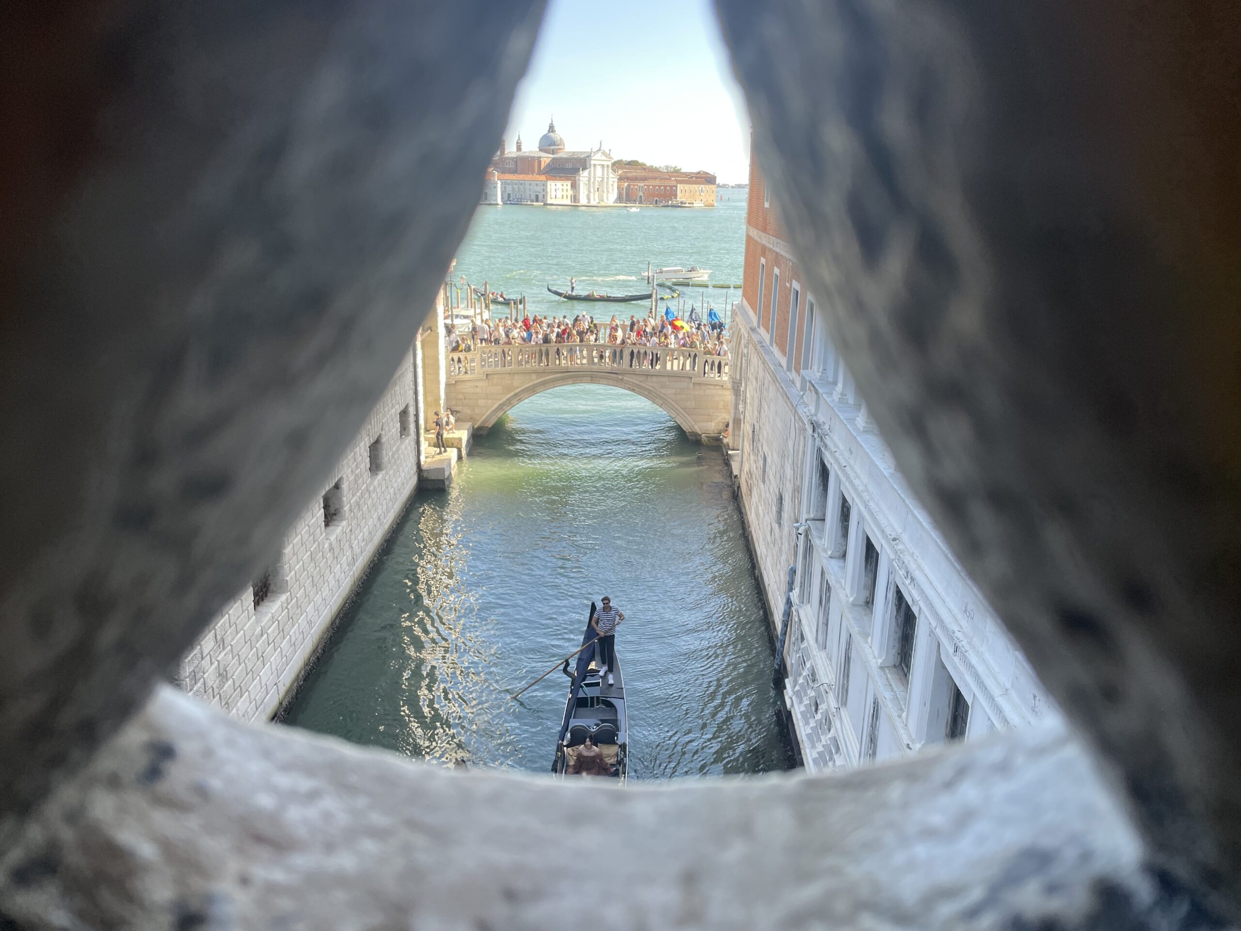 Venice_bridge_of_sighs