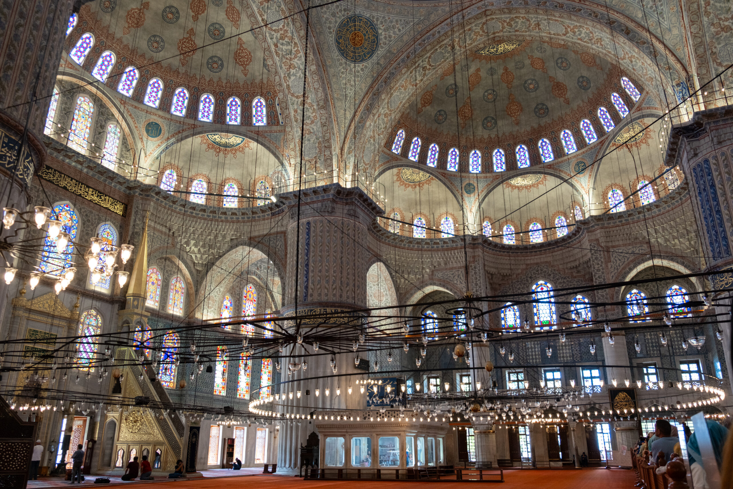 Istanbul_Blue_Mosque_Interior_1
