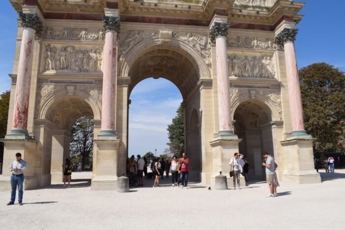 Paris: Masterpieces of the Louvre Tour with Pre-reserved Tickets