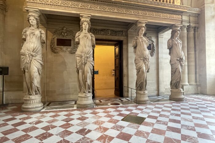 Paris: Masterpieces of the Louvre Tour with Pre-reserved Tickets