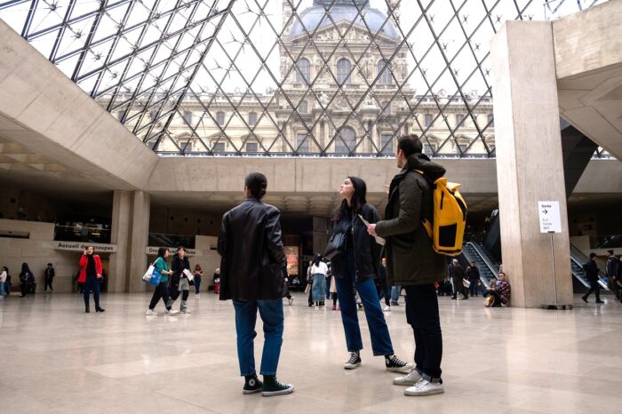 Paris: Masterpieces of the Louvre Tour with Pre-reserved Tickets