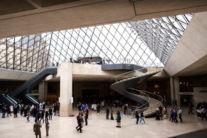 Paris: Masterpieces of the Louvre Tour with Pre-reserved Tickets