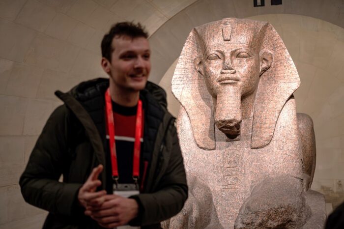 Paris: Masterpieces of the Louvre Tour with Pre-reserved Tickets