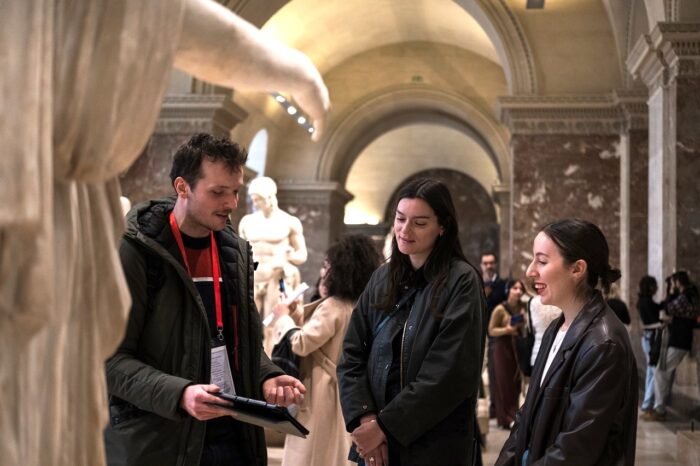 Paris: Masterpieces of the Louvre Tour with Pre-reserved Tickets