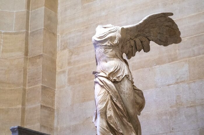 Paris: Masterpieces of the Louvre Tour with Pre-reserved Tickets
