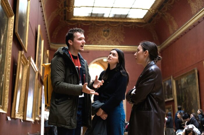 Paris: Masterpieces of the Louvre Tour with Pre-reserved Tickets