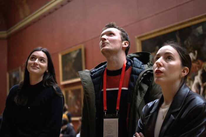 Paris: Masterpieces of the Louvre Tour with Pre-reserved Tickets
