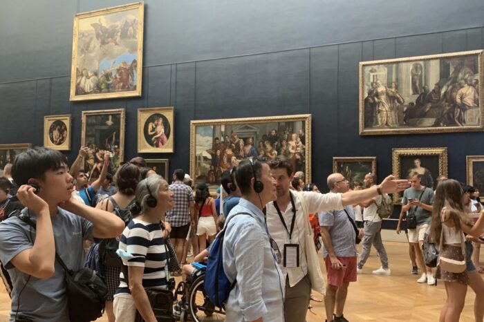 Paris: Masterpieces of the Louvre Tour with Pre-reserved Tickets