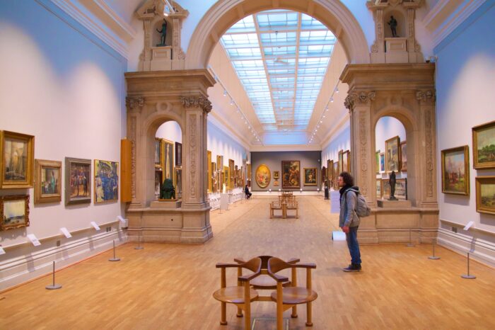 Paris: Masterpieces of the Louvre Tour with Pre-reserved Tickets