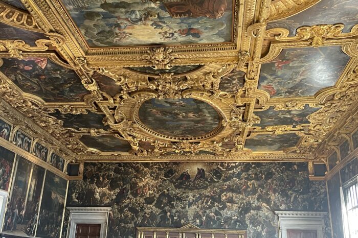 Venice: Doge's Palace Guided Tour with Pre-Reserved Tickets & Optional Gondola Ride