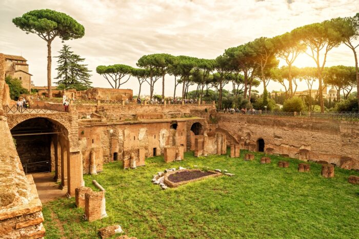 Rome: Colosseum, Roman Forum, Palatine Hill Guided Tour