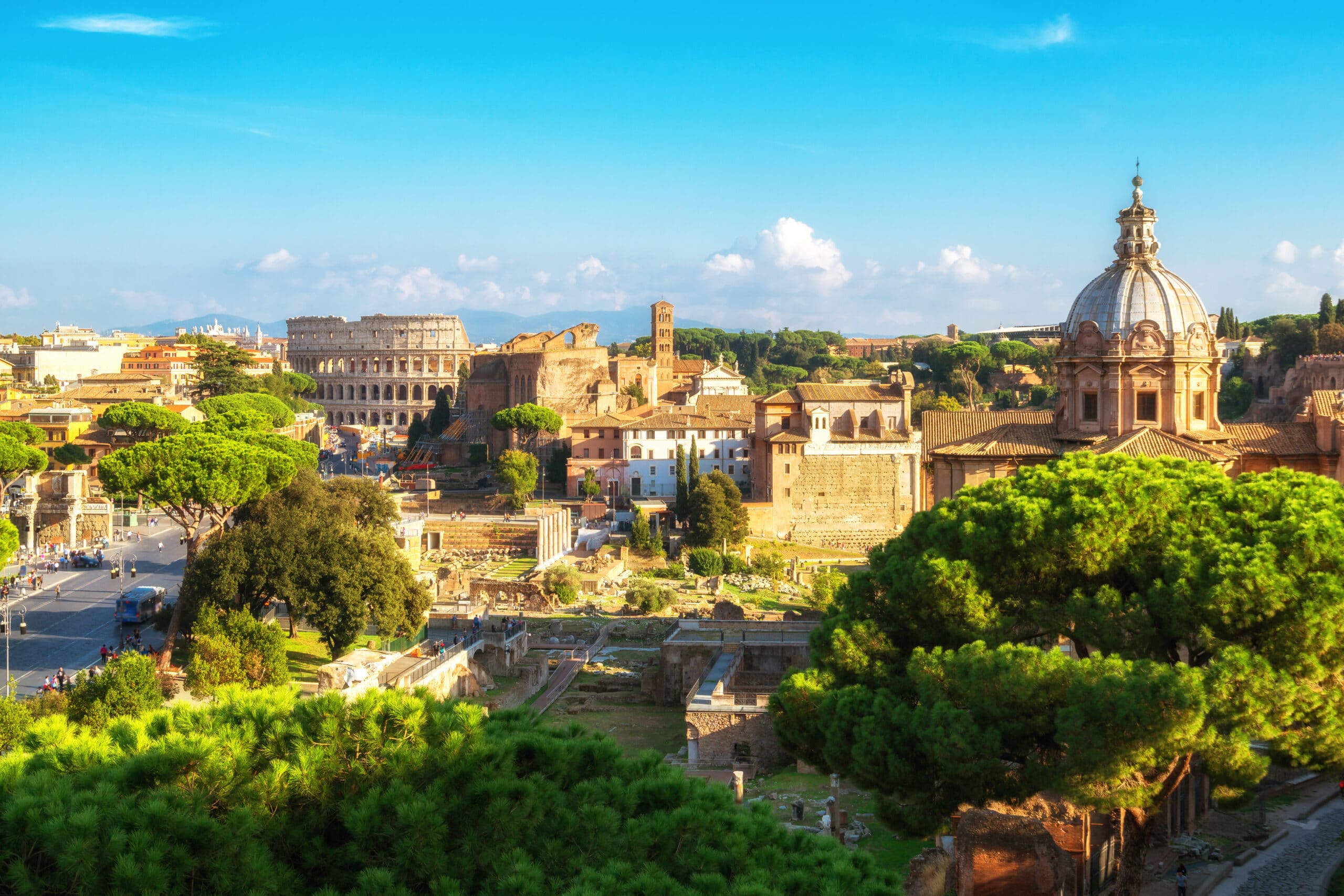 Rome,,Italy,City,Skyline,With,Landmarks,Of,The,Ancient,Rome