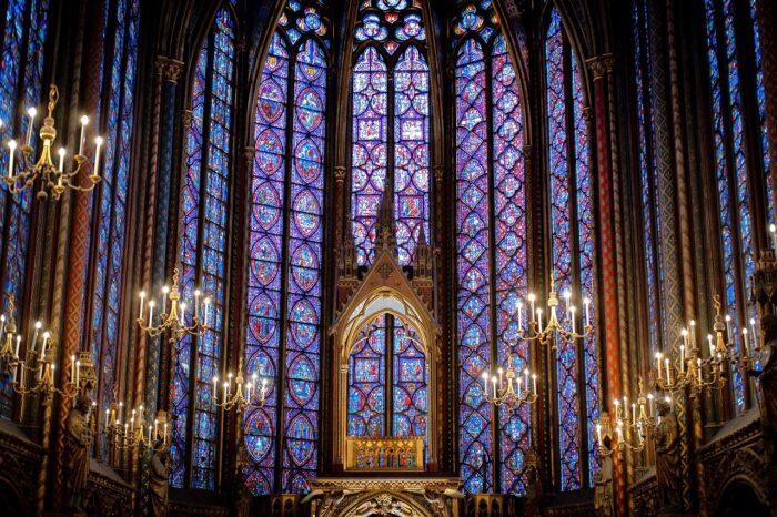 Paris: Sainte-Chapelle and Conciergerie Guided Tour with Tickets