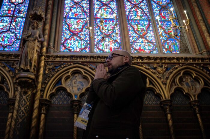 Paris: Sainte-Chapelle and Conciergerie Guided Tour with Tickets