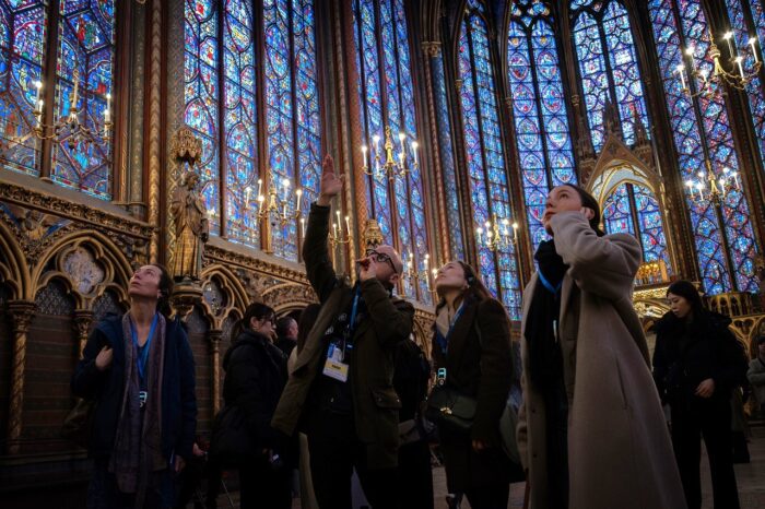 Paris: Sainte-Chapelle and Conciergerie Guided Tour with Tickets