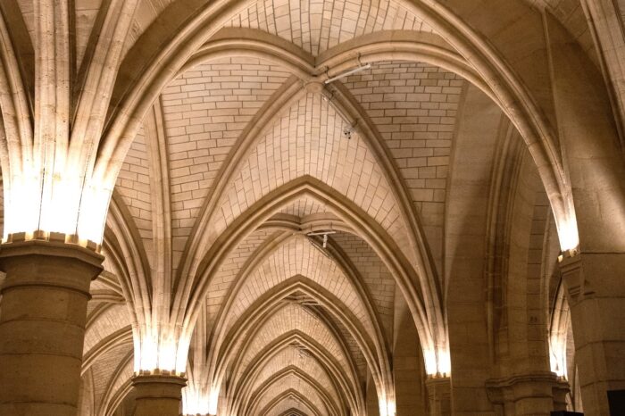 Paris: Sainte-Chapelle and Conciergerie Guided Tour with Tickets