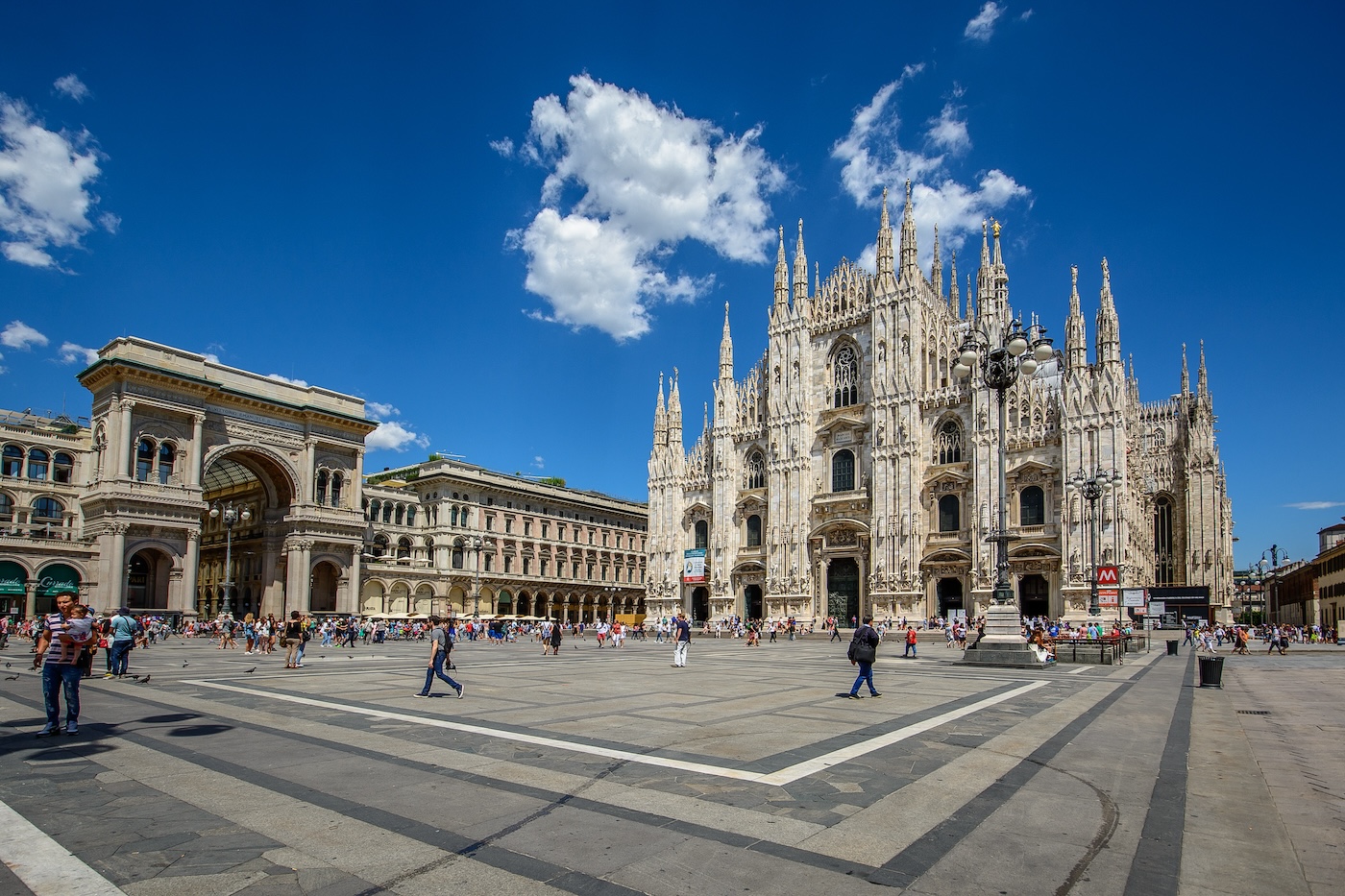 Milan: Historical Highlights Tour with Duomo and Optional Terrace Lift
