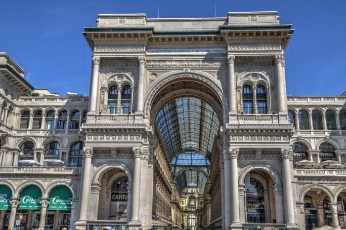 Milan: Historical Highlights Tour with Duomo and Optional Terrace Lift