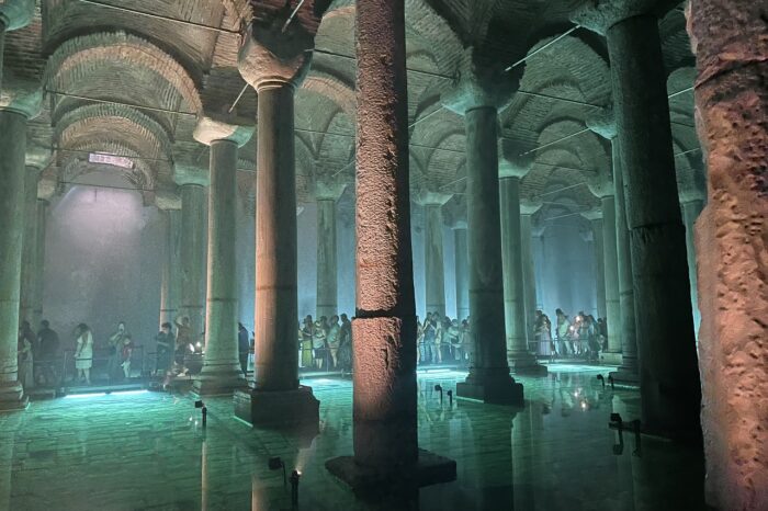 Istanbul: Hagia Sophia and Basilica Cistern Guided Tour with Tickets