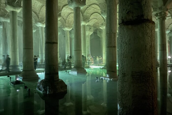 Istanbul: Hagia Sophia and Basilica Cistern Guided Tour with Tickets