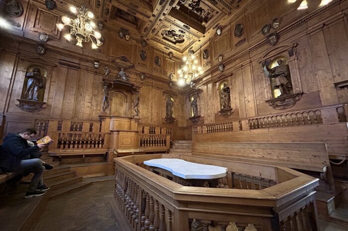 Bologna: Historical Highlights Walking Tour with Local Guide