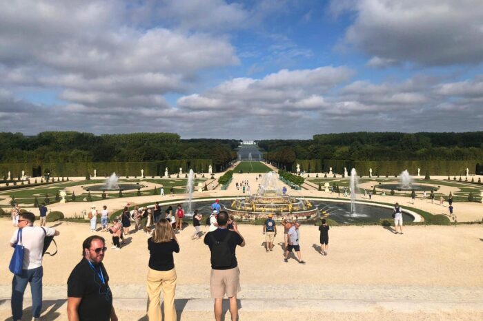 Versailles: Palace & Gardens Guided Tour with Skip-the-Line Access