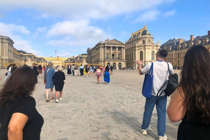 Versailles: Palace & Gardens Guided Tour with Skip-the-Line Access