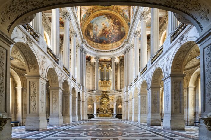 Versailles: Palace & Gardens Guided Tour with Skip-the-Line Access