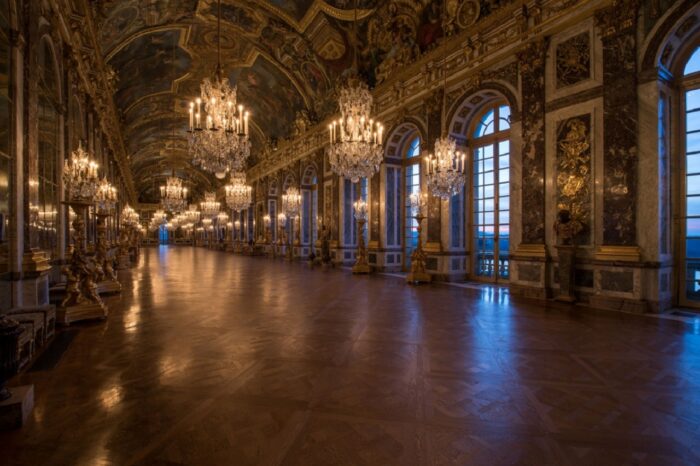 Versailles: Palace & Gardens Guided Tour with Skip-the-Line Access