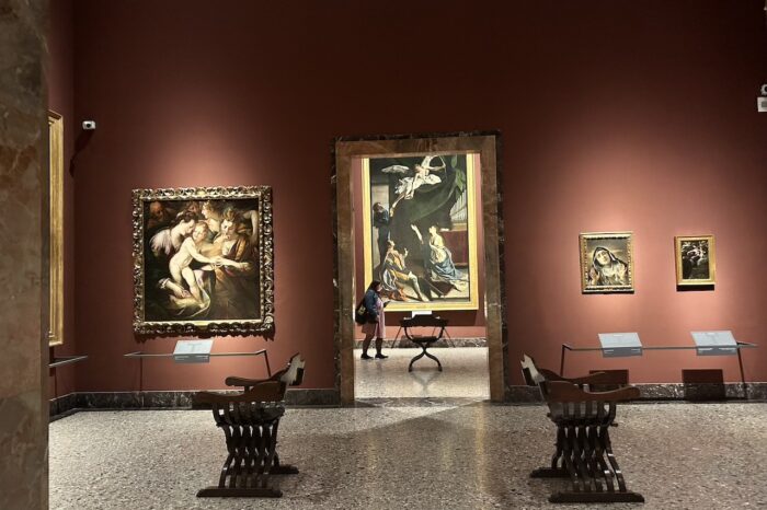 a room filled with furniture and vase