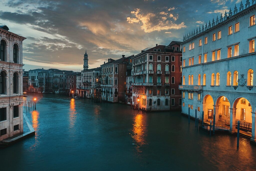 Unlock Hidden Gems: The Benefits of Guided Tours on Your Travels