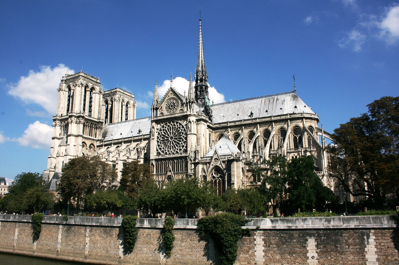 Paris_Notre_Dame_Exterior_8