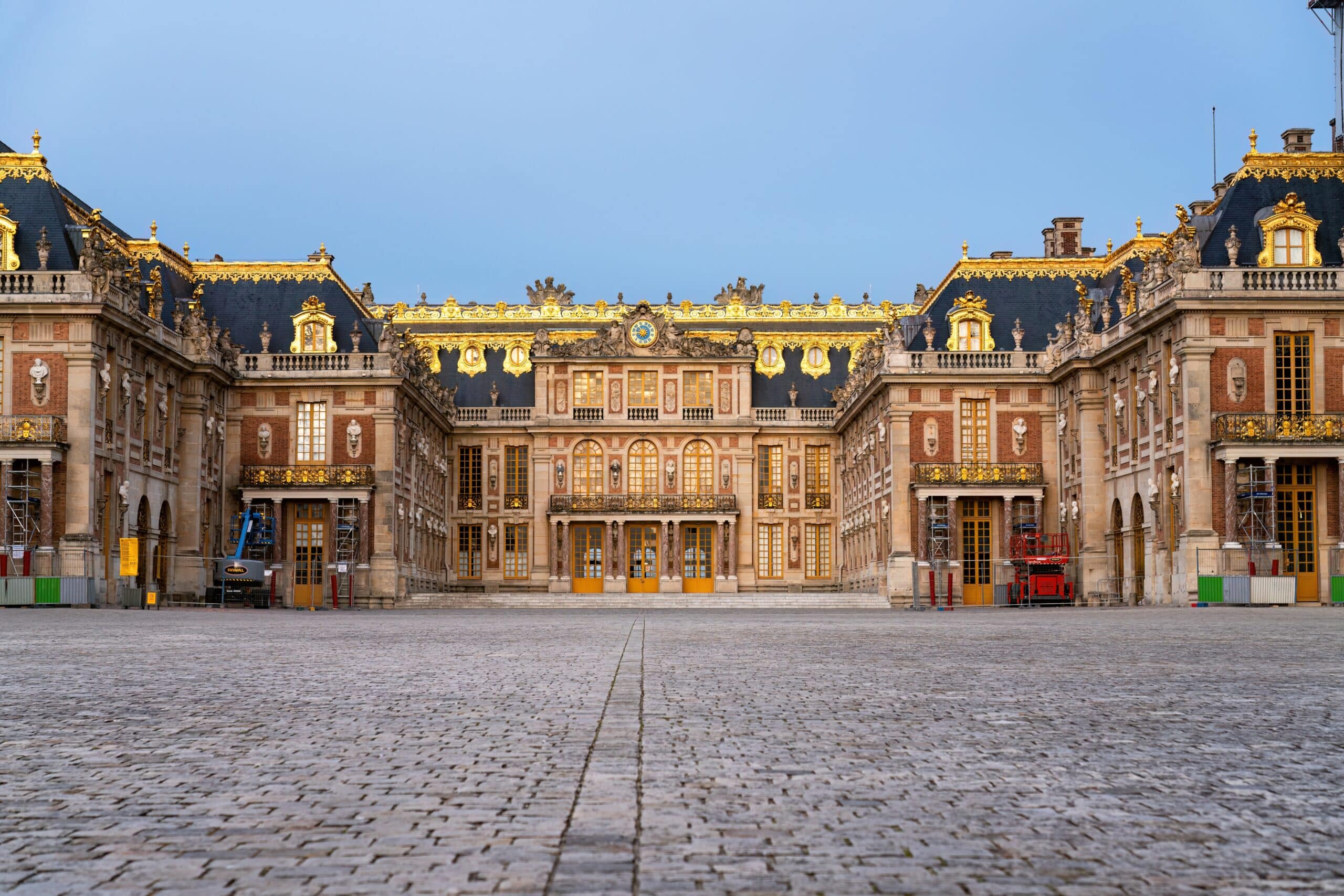 Versailles Outdoors front view