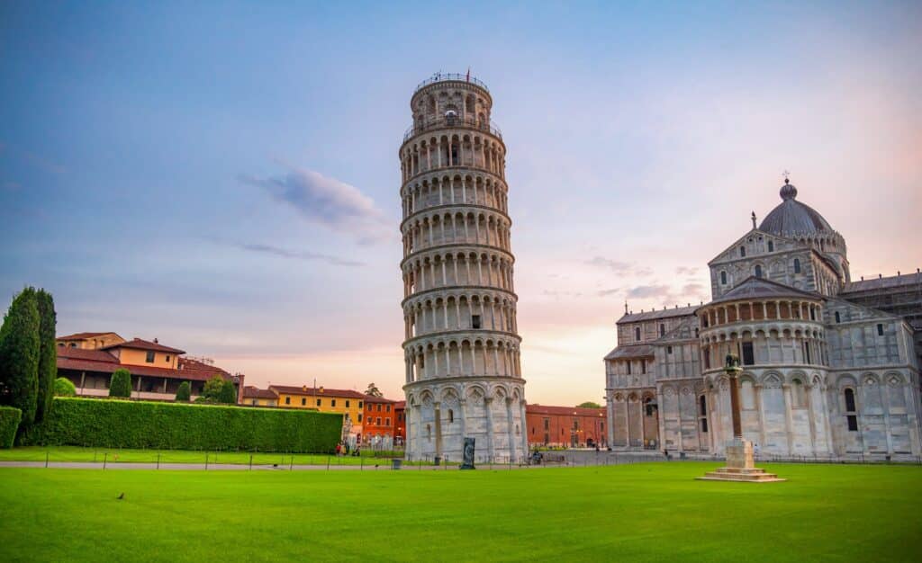 pisa italy leaning tower