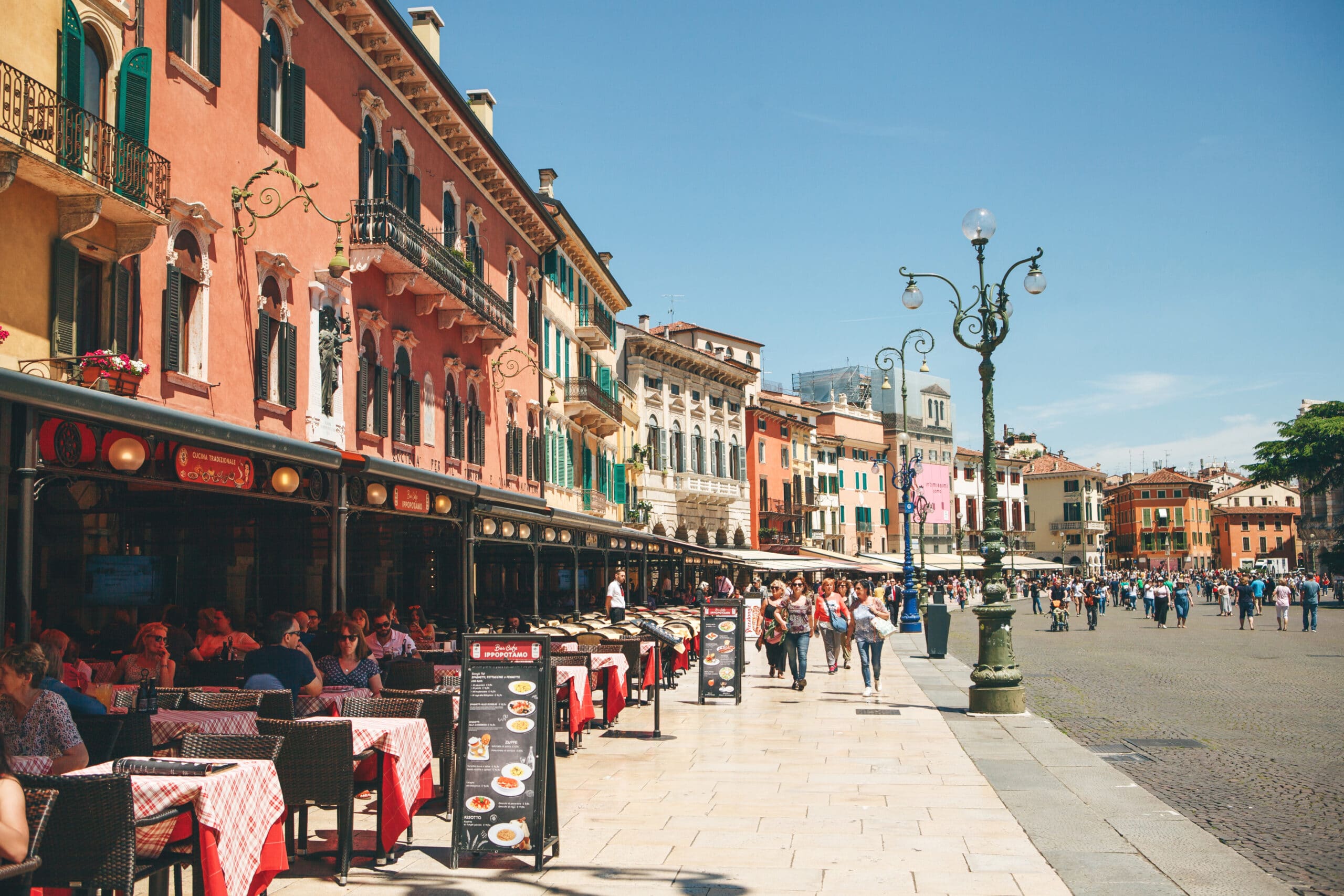 Italy,,Verona,,June,01,,2019:,View,Of,The,City,Square