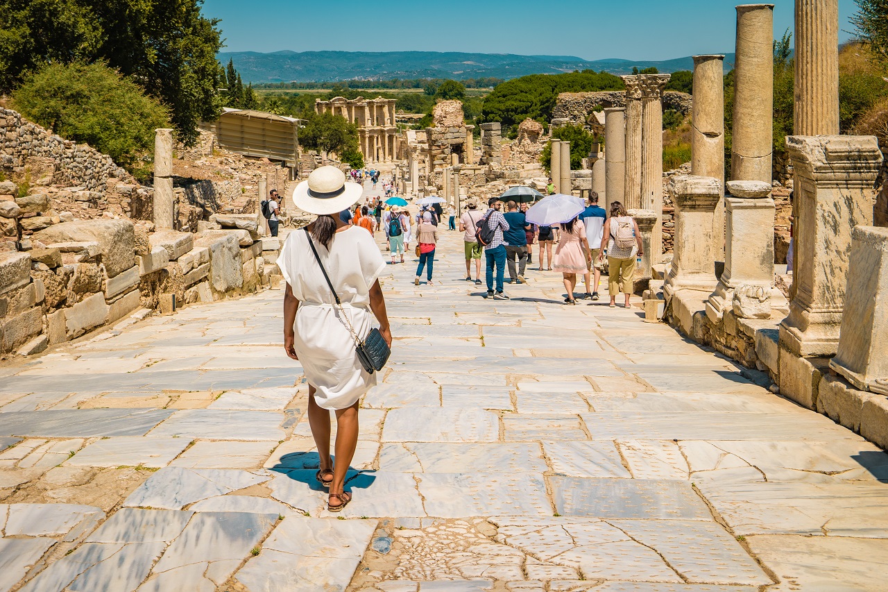 Ephesus,,Turkey,-,June,01,,2018,:,People,Are,Observing