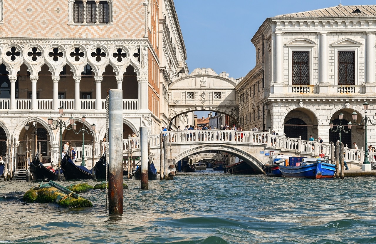 Venice,,Veneto,,Italy,-,08,28,2024:,Doges,Palace,(left)