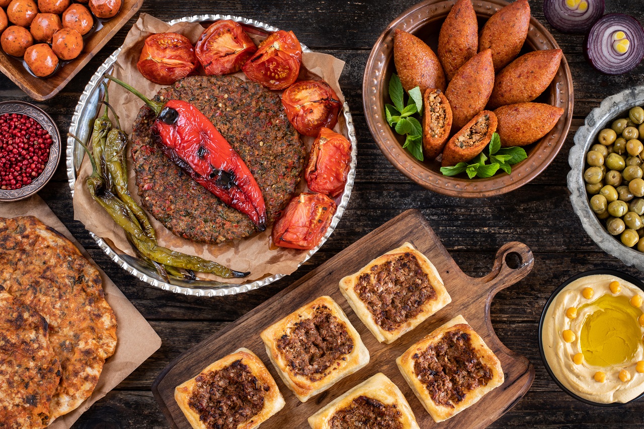 Many,Kinds,Of,Kebab,And,Kibbeh,Served,On,The,Table