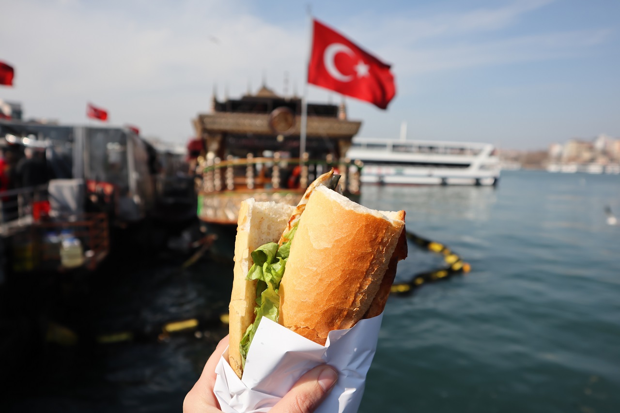 ?stanbul,Fish,Sandwich,,Also,Known,As,Bal?k,Ekmek,Which,Is