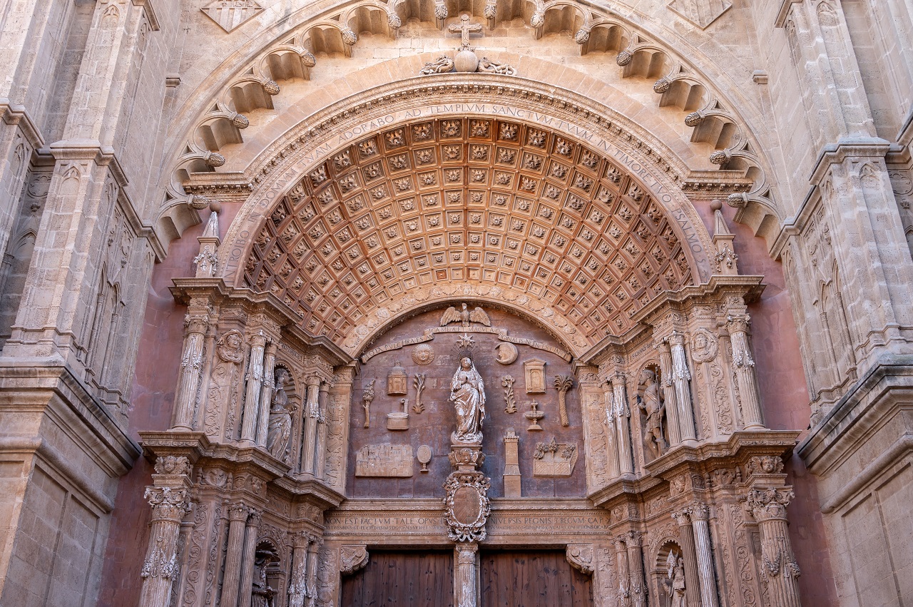 Amazing,Gothic,Cathedral,Of,Santa,Maria,De,Majorica,In,Palma.