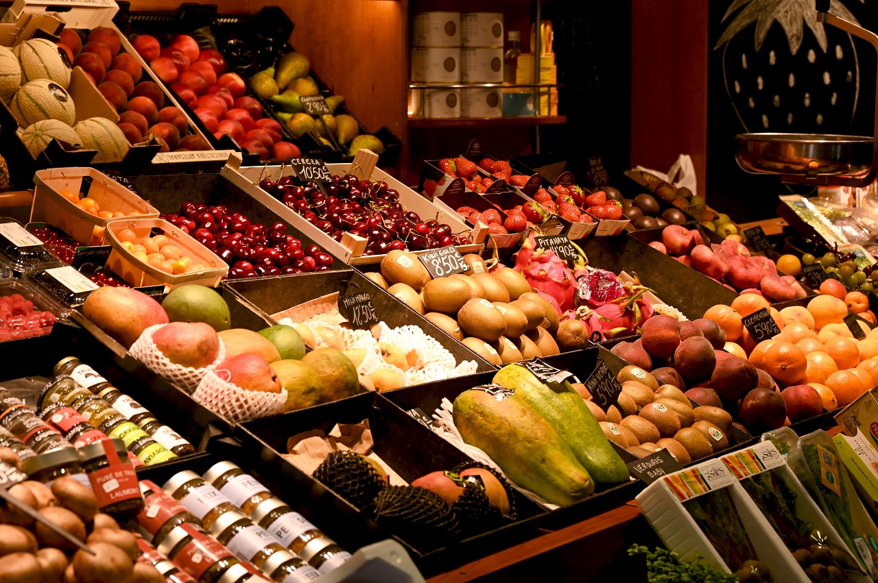 Palma,De,Mallorca,,Spain,-,June,26th,2024:,Fresh,Fruits