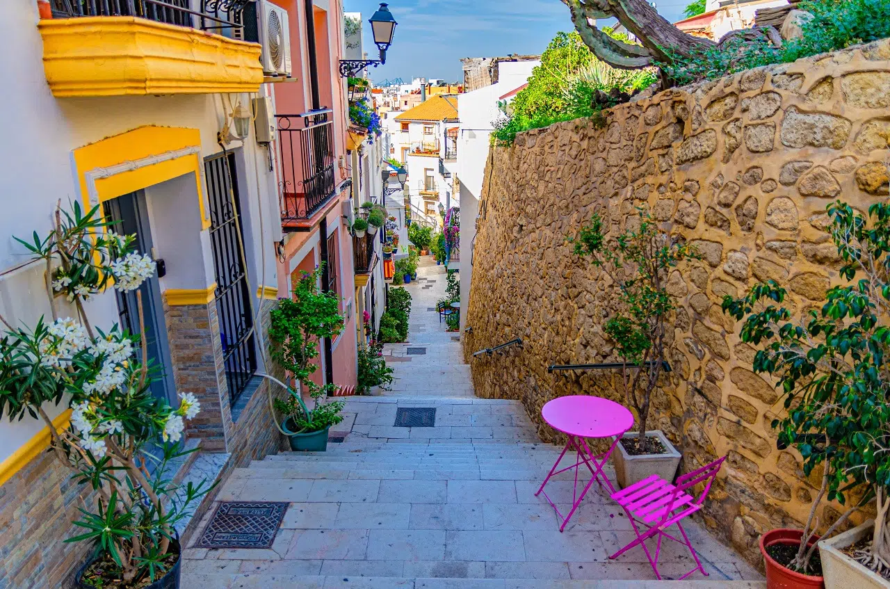 Alicante,Old,Town,Santa,Cruz,Neighborhood,With,Calle,San,Rafael