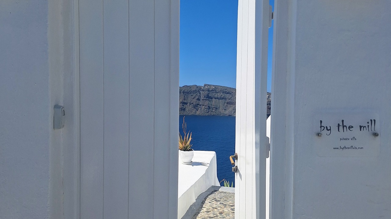 Santorini_Oia_ArtWalk_13