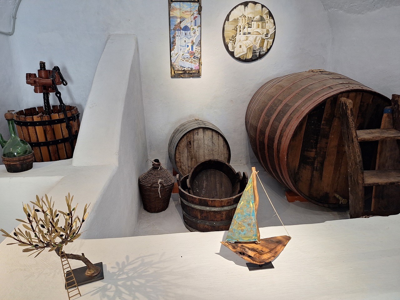 Santorini_Oia_ArtWalk_14