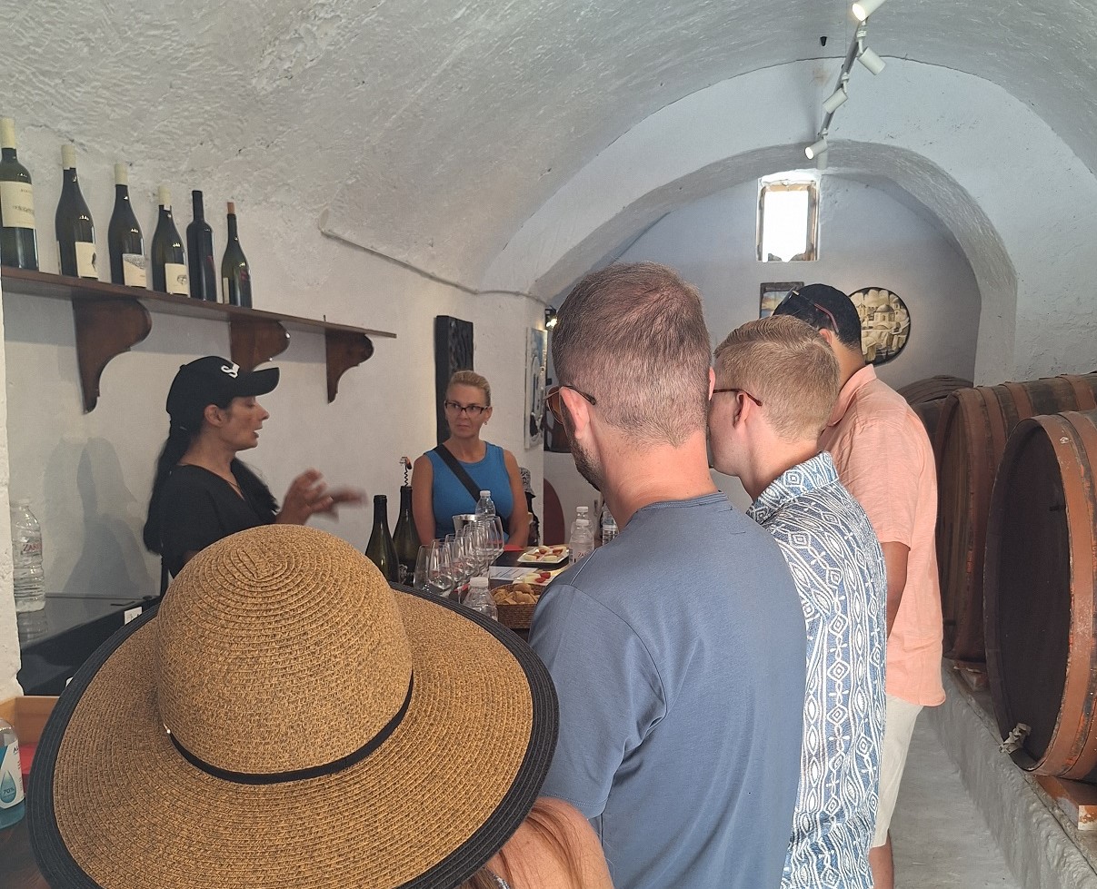 Santorini_Oia_ArtWalk_21